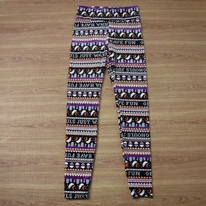 No Boundaries Halloween Pattern on Fleece Leggings